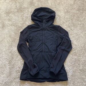 Lululemon half zip pullover with pockets  size 6